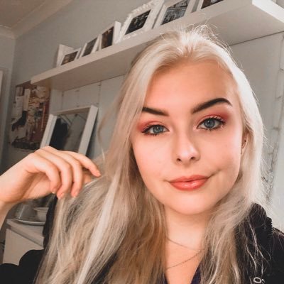 Profile Picture of Amber (@Amber_Glennon) on Twitter