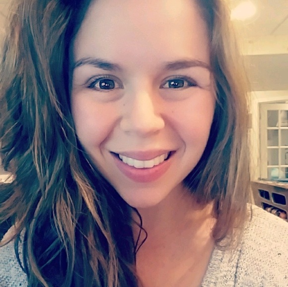 Kara Jacoboni - Poshmark Profile Picture of Kara Jacoboni (@jkitskj) on Poshmark