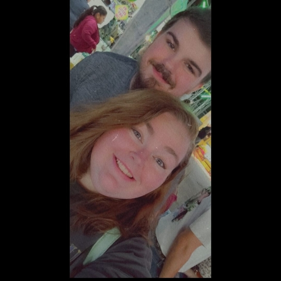 Profile Picture of Chasity Silloway (@chasitysilloway) on Poshmark