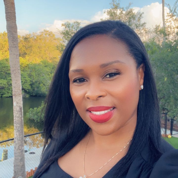 Profile Picture of coachlisaebanks (@coachlisaebanks) on Tiktok