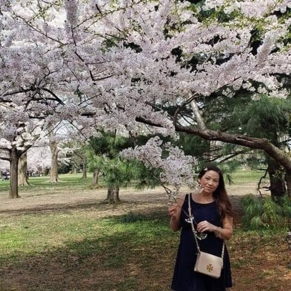 Profile Picture of Annie Delisi (@anniengo70) on Poshmark