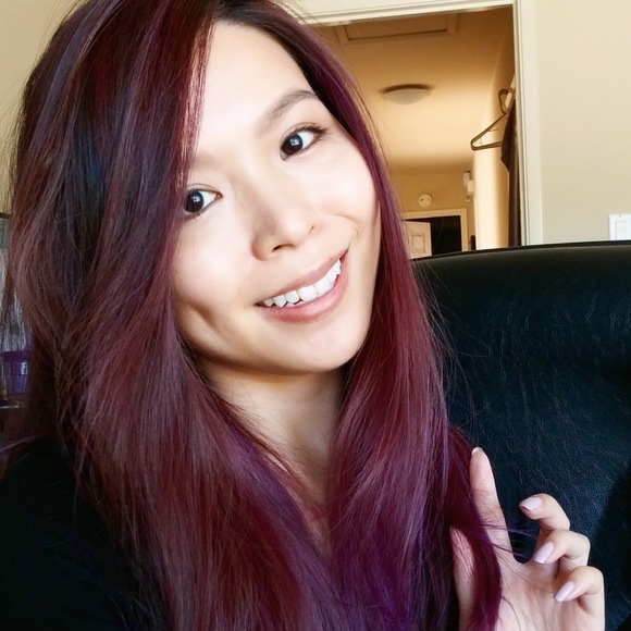 Profile Photo of Amy Yu (@pwncakez) on Poshmark