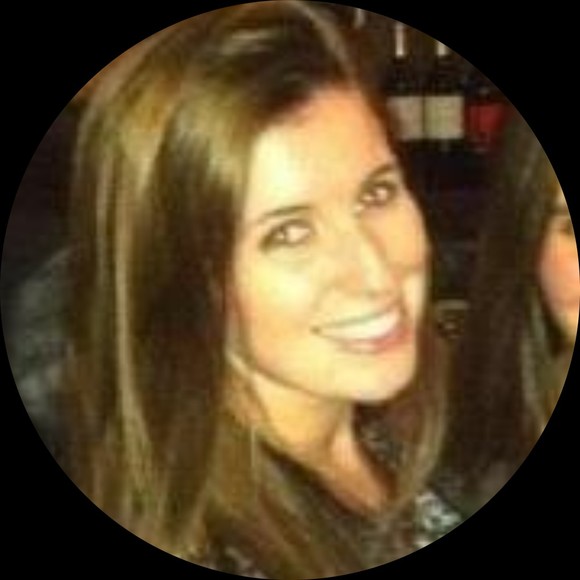 Profile Picture of Emily Michienzi (@emhayes20) on Poshmark