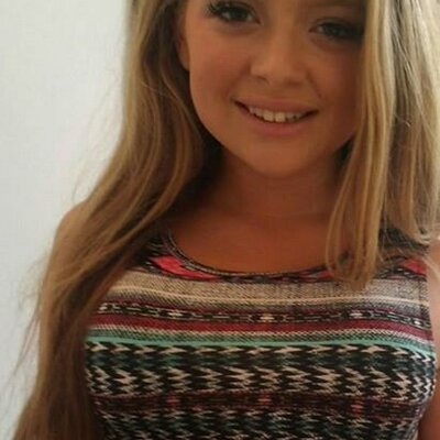 Profile Picture of Mia Scully (@mia_scully) on Twitter