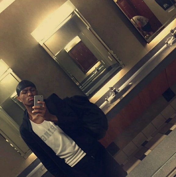 Profile Picture of Quin Polley (@quinpolley) on Poshmark