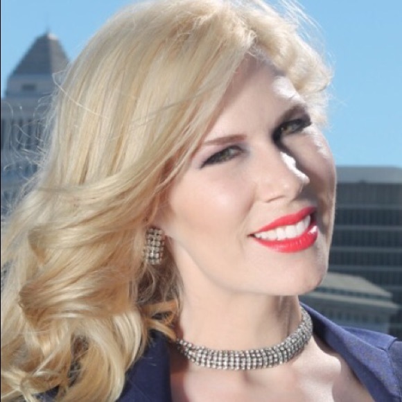 Profile Picture of Sarah Ricard (@agnola77) on Poshmark
