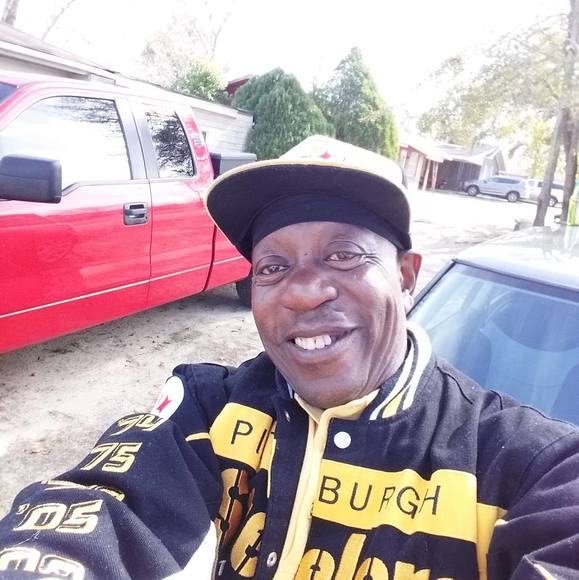 Profile Picture of John Harvin (@johnharvin803) on Poshmark