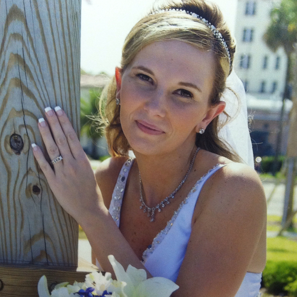 Profile Picture of Stephine Molner (@stephinemarie) on Poshmark