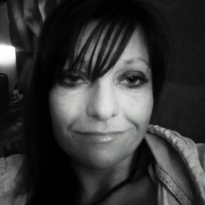 Profile Picture of Denise Furlong (@NiniDee79) on Twitter