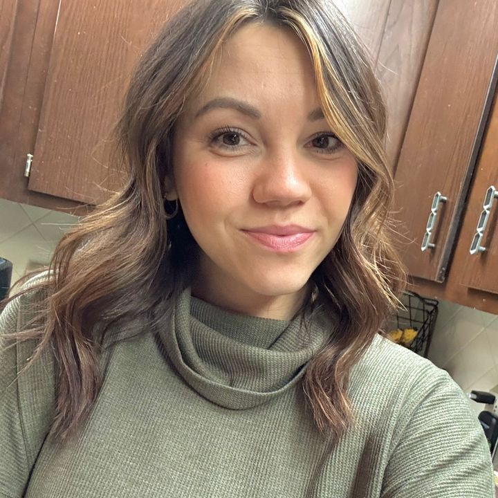 Profile Picture of   Kerri Dixon (@kdixon3320)... (@kdixon3320) on Tiktok