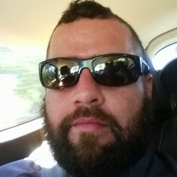 Profile Picture of Alex Carrio (@carrioalex24) on Poshmark