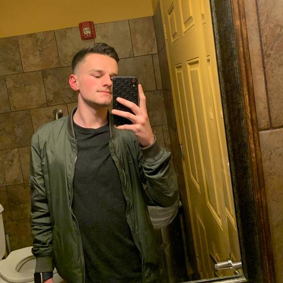 Profile Picture of Alex Orlinski (@orlinskialex) on Poshmark