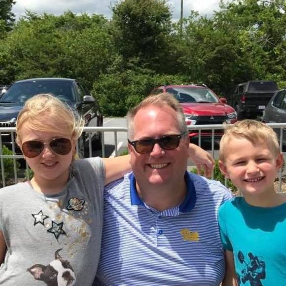 Profile Picture of Dave Foos (@davefoos) on Poshmark