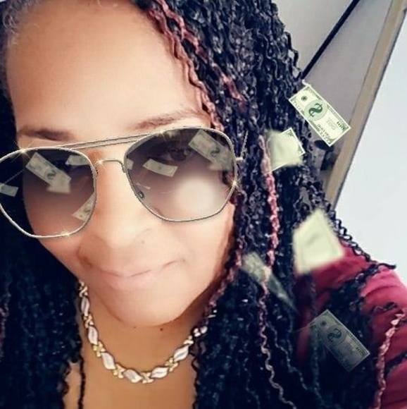 Profile Picture of Wanda Castro matos (@wandita_01) on Poshmark