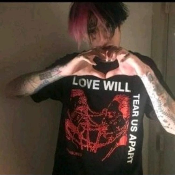 Profile Picture of >:( (@saladiovaa) on Tiktok