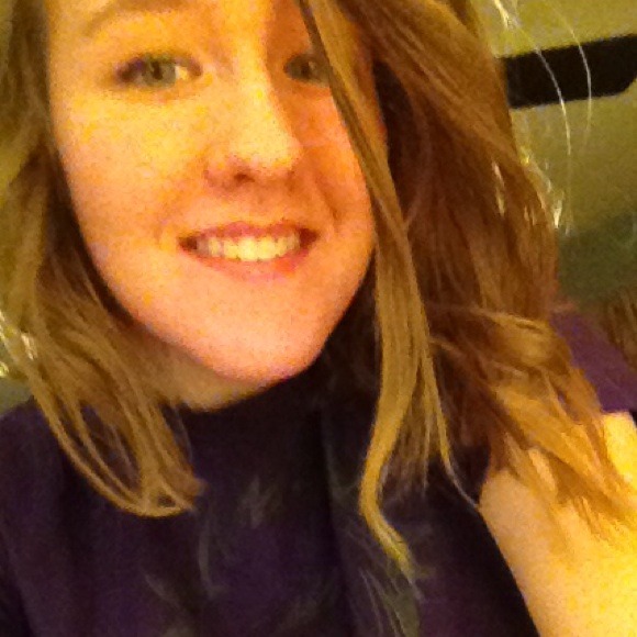 Profile Picture of Olivia Blumer (@oliveblume) on Poshmark