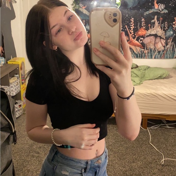 Profile Picture of Madisyn Stumbaugh (@maddygrace88) on Poshmark
