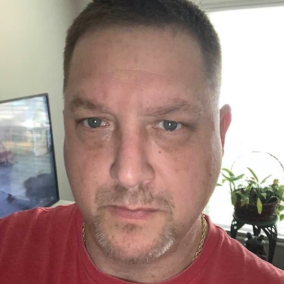 Profile Picture of Michael Stanley (@michaelstanl262) on Poshmark