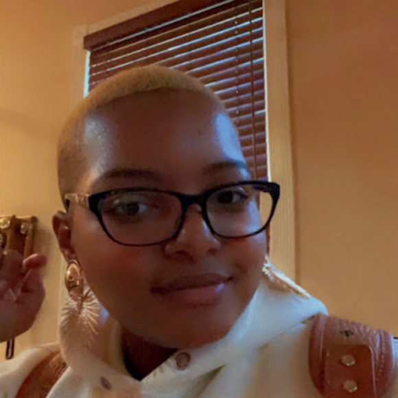 Profile Picture of Brittney Norment (@yourama1360) on Poshmark