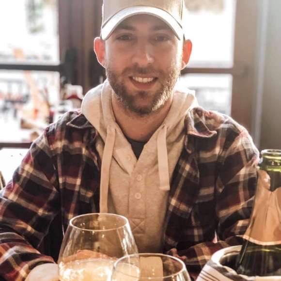 Marc Sablowski - Poshmark Profile Picture of Marc Sablowski (@marcsablowski) on Poshmark