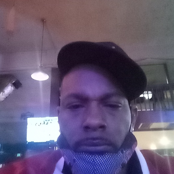 Profile Picture of Dontaye Brown (@brownmicheal5) on Poshmark