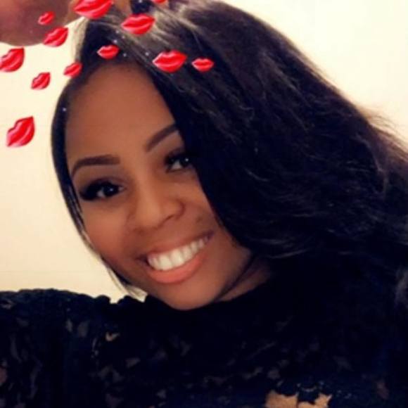 Profile Picture of Brianna Hicks (@bri_lanell) on Poshmark