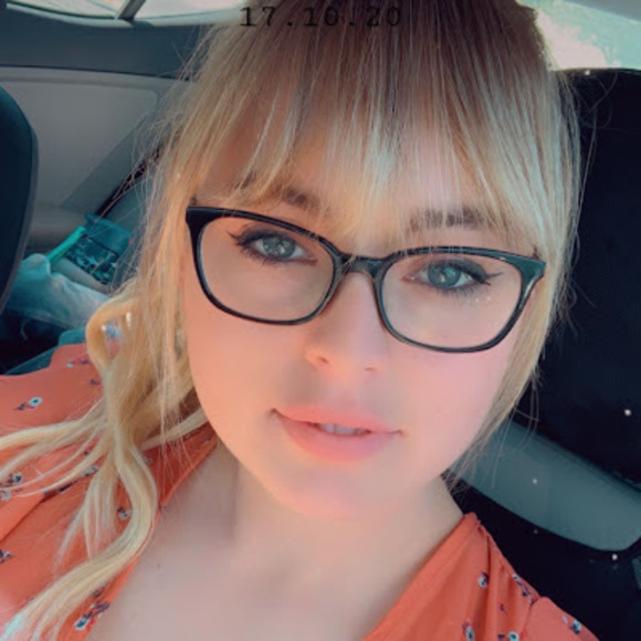 Profile Picture of Camron Howell (@camron3494) on Poshmark