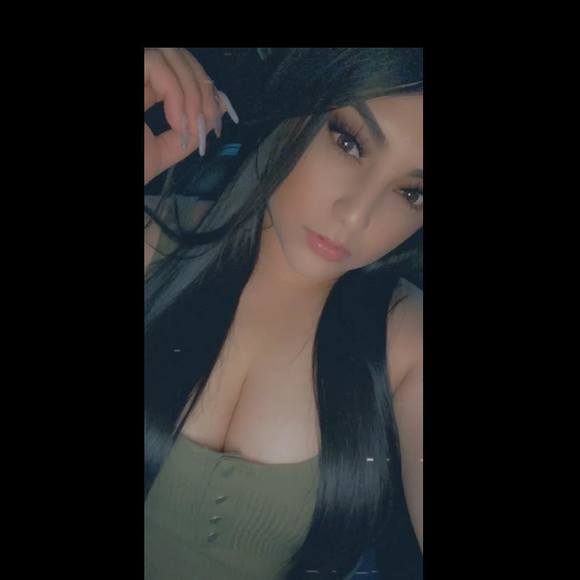 Profile Picture of Cinthia Sanchez (@cinthiasanch744) on Poshmark