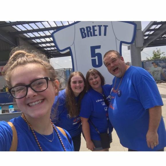 Profile Picture of Jaden Feauto (@jadenfeauto) on Poshmark