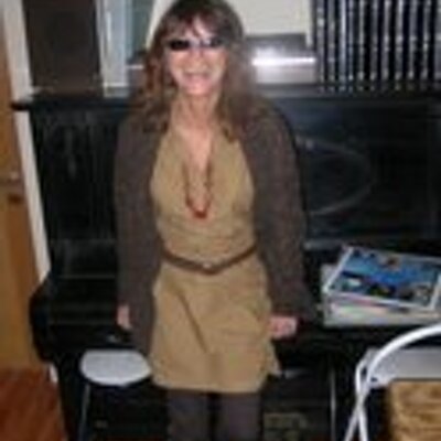 Profile Picture of Jenny Dunstan (@blueishgem) on Twitter