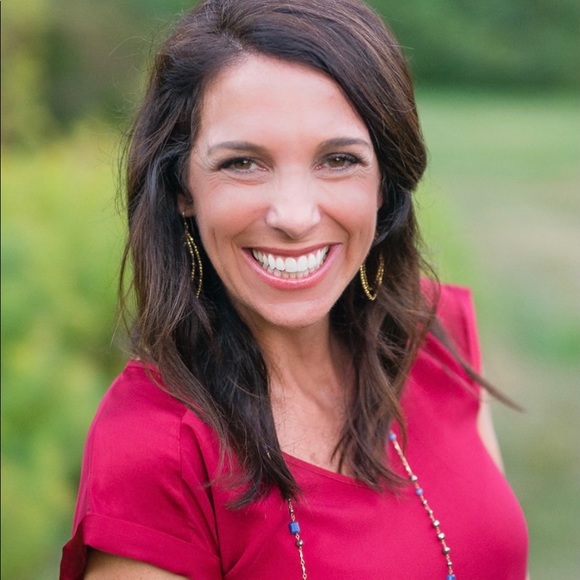 Profile Picture of Melanie Klenke (@melklenke344) on Poshmark