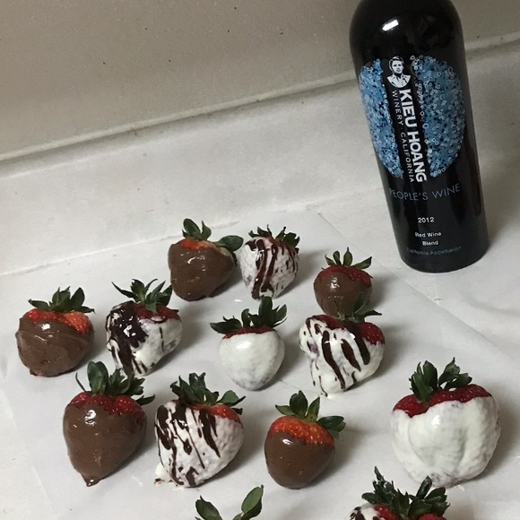 Profile Picture of Augustia Abasolo (@mindnsoul) on Poshmark