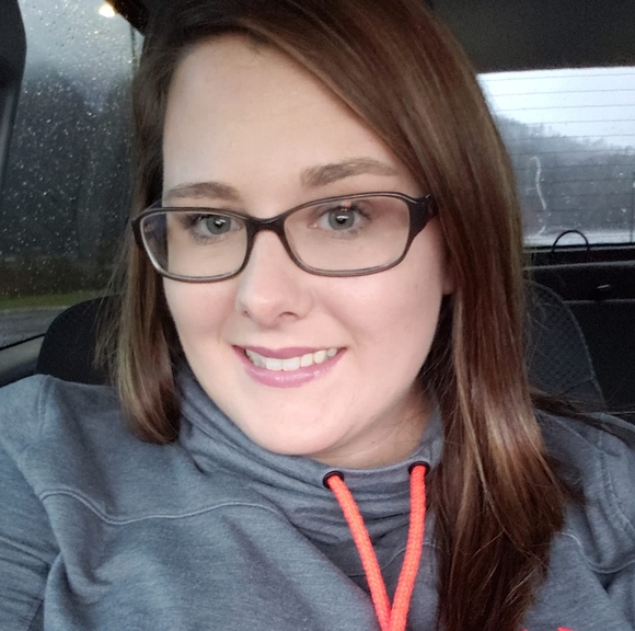 Profile Picture of Kelli Sharp (@kellidixon79) on Poshmark