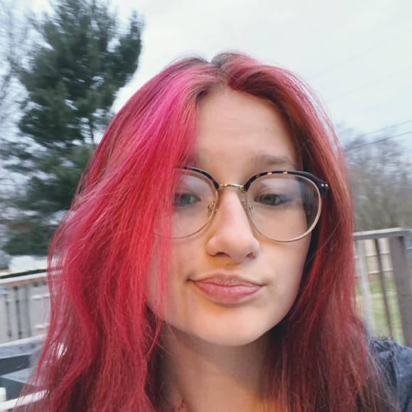 Profile Picture of Alexis Chaffins (@alexischaffins) on Poshmark