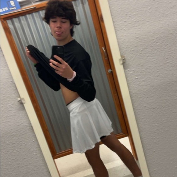 Profile Picture of Brianna Arguello (@briannaargue608) on Poshmark