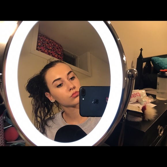 Profile Picture of Haley Jones (@haleyjones1142) on Poshmark