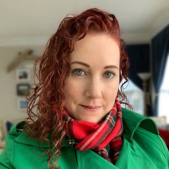 Profile Picture of Katie Moretti (@lmamama) on Poshmark