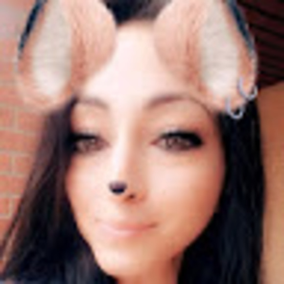 Profile Picture of Jennifer Serros (@serros81612) on Poshmark