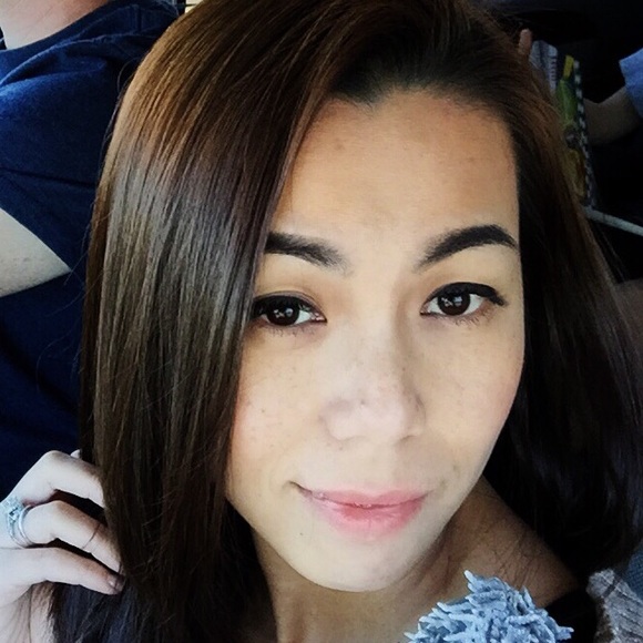 Profile Picture of Ha Schoffstall (@lynmkn) on Poshmark