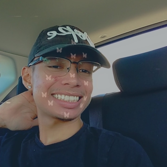 Profile Picture of Shayne Vanvianen-rivera (@shanaenae2001) on Poshmark