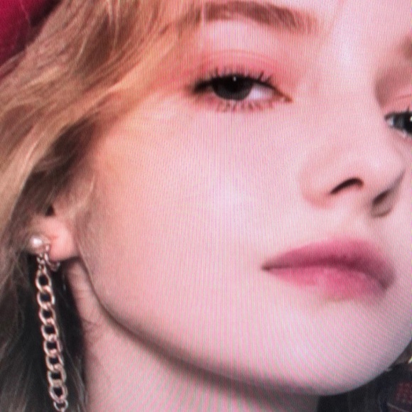 Cornelia Ferdinand - Poshmark Profile Picture of Cornelia Ferdinand (@gjtqvqa) on Poshmark