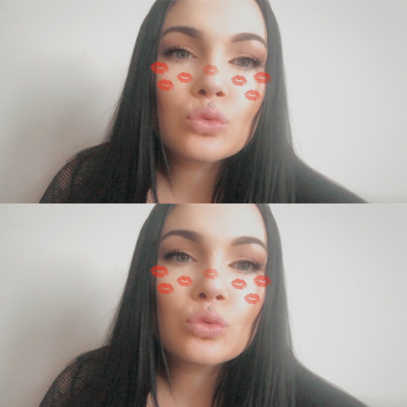 Profile Picture of Kelsey Sharphead (@ksharphead) on Poshmark