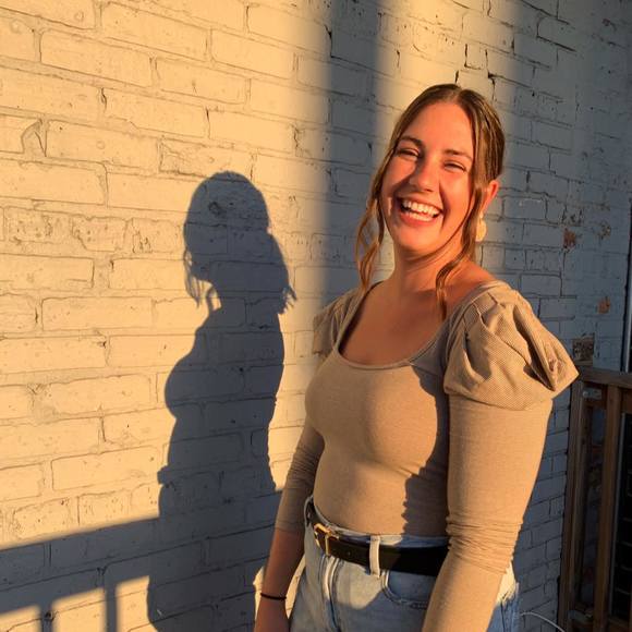 Profile Picture of Brittany Felice (@brfelic) on Poshmark