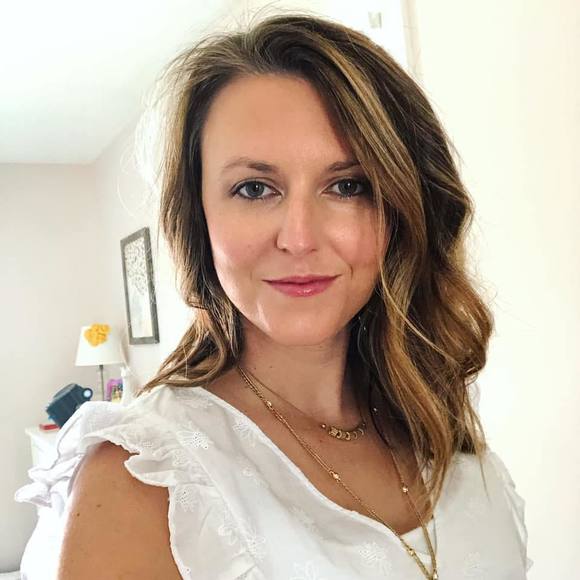 Profile Picture of Tabetha Cerceo (@tabethac) on Poshmark