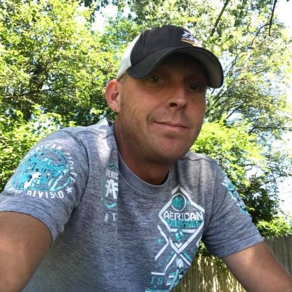 Profile Picture of Joshua Waite (@jwaite1429) on Poshmark