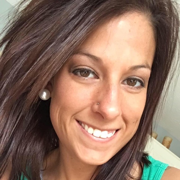 Profile Picture of Jaclyn Tate (@jtate617) on Poshmark