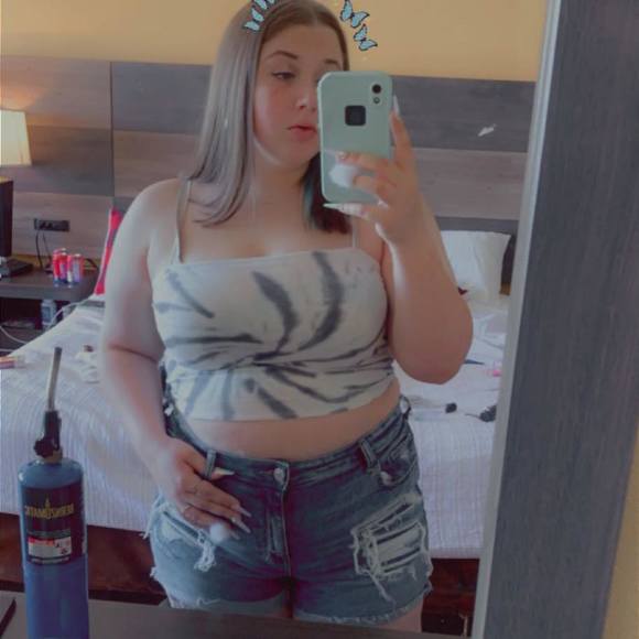Profile Picture of Brianna Sexton (@bma041798) on Poshmark