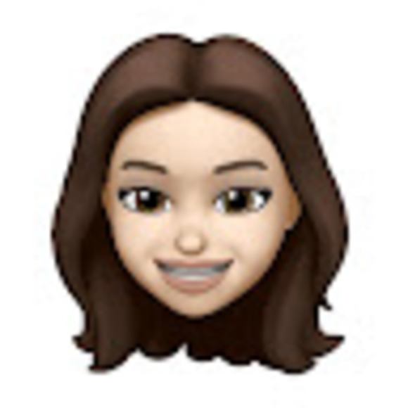 Profile Picture of Nicole Salonek (@nbreeann) on Poshmark