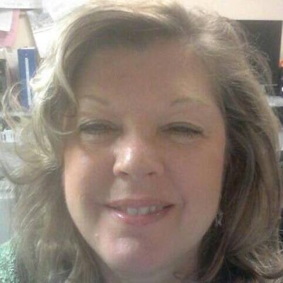 Profile Picture of Lori Swartz (@ElleEs1961) on Twitter