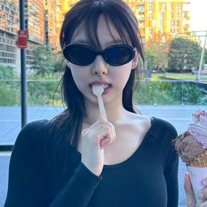 Profile Picture of Amber Kim (@@amberkim) on Tiktok
